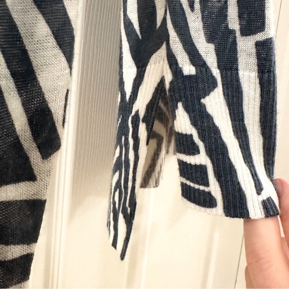 Loft Abstract Print V Neck Tissue Cardigan Sweater Gray white sz Small - Picture 2 of 4